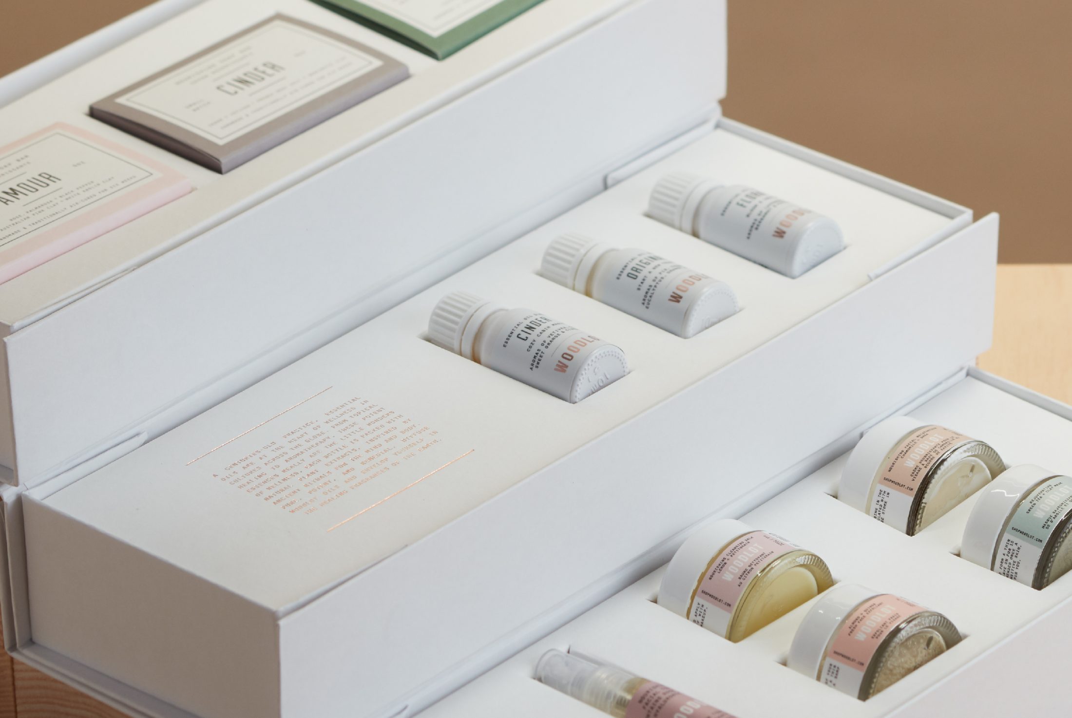 Woodlot gift box, packaging architecture and design. 